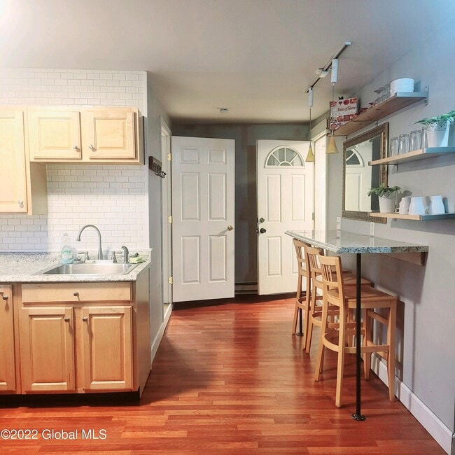 325 Main St Unit 3  
