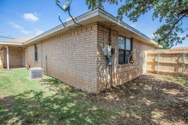 Photo - Fully updated 2/1.5/1 in Frenship!
