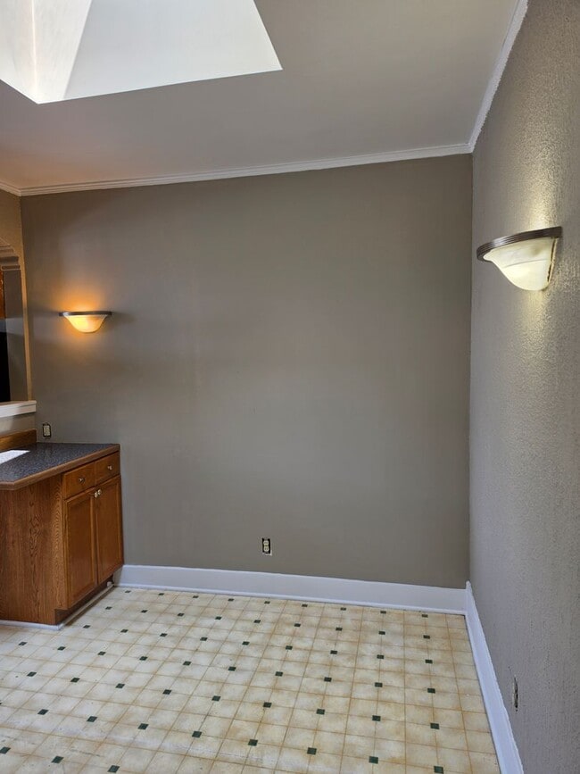 Photo - 2011 E Michigan Ave Unit 1