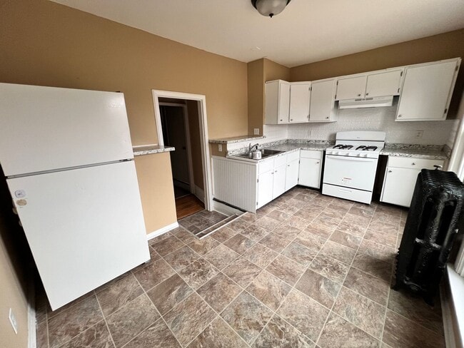 Building Photo - 548 Minnehaha Ave E Unit 2