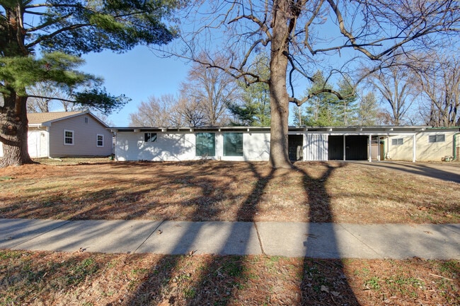Photo - 403 Whitehall Dr