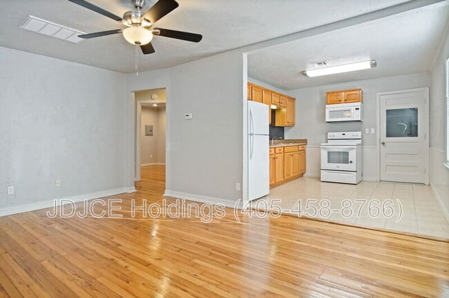 Photo - 312 E Jacobs Dr