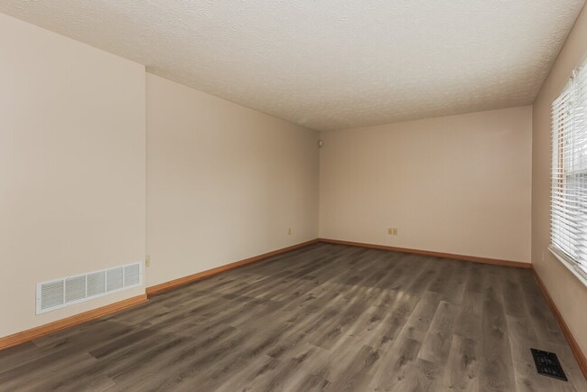 Photo - 2775 Southfield Village Dr