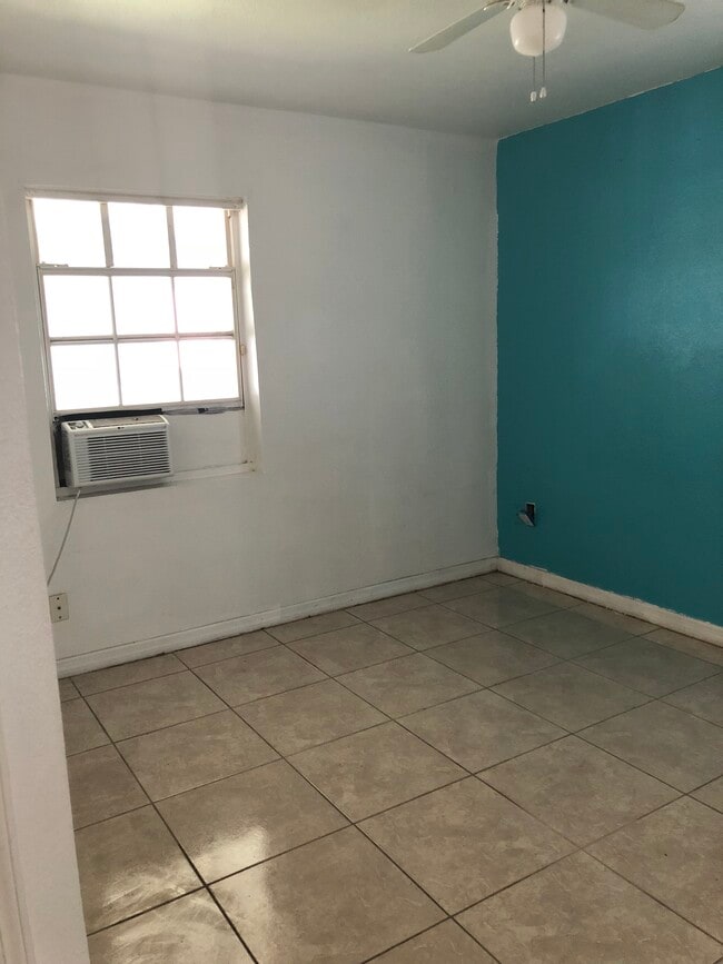 Photo - 2807 Formosa Ave