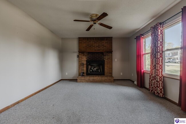 Photo - 1900 Clearview Dr