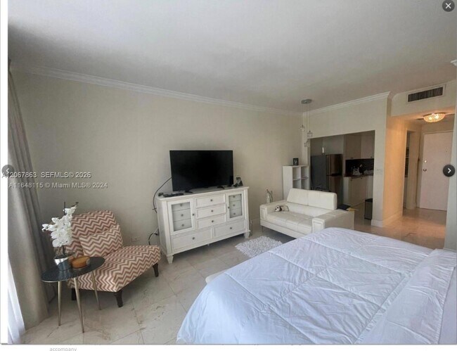 Photo - 700 Biltmore Way Unit 818
