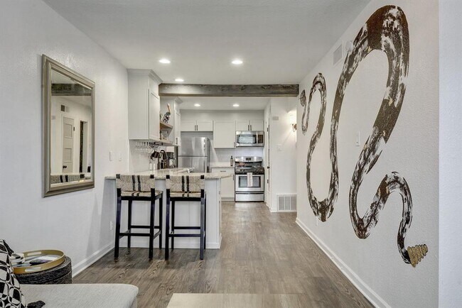 Photo - 1202 Newning Ave Unit 202