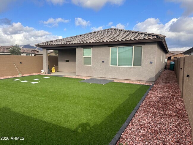 Photo - 19449 W Pierson St