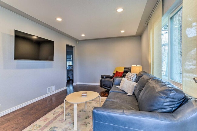 Building Photo - 991 S Bryant St Unit ID1385779P