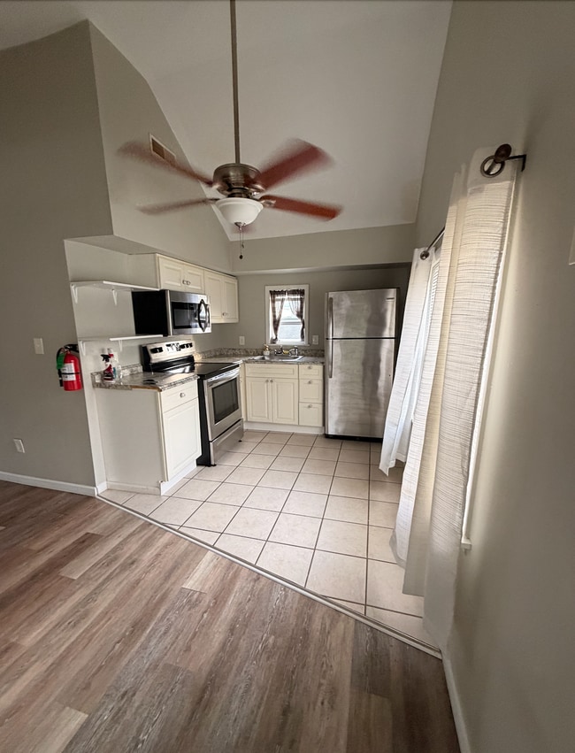 Photo - 405 S Boyd St Unit B