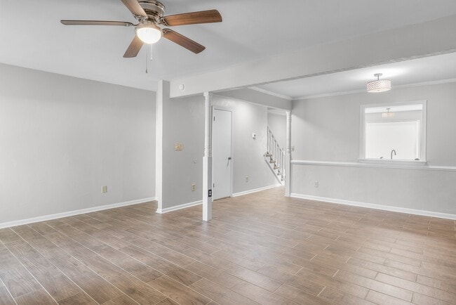 Photo - 911 Wilcher Way