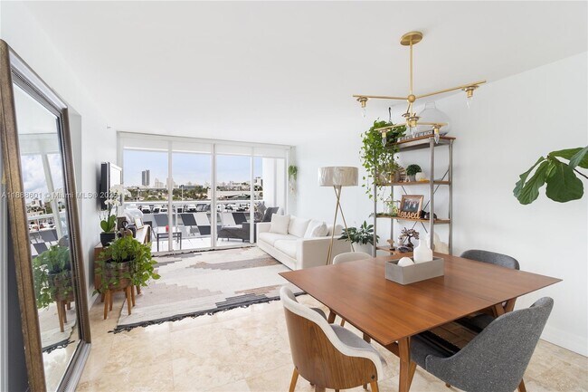 Photo - 1800 Sunset Harbour Dr Unit 809
