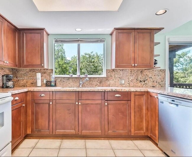 Photo - 202 W Canal Dr