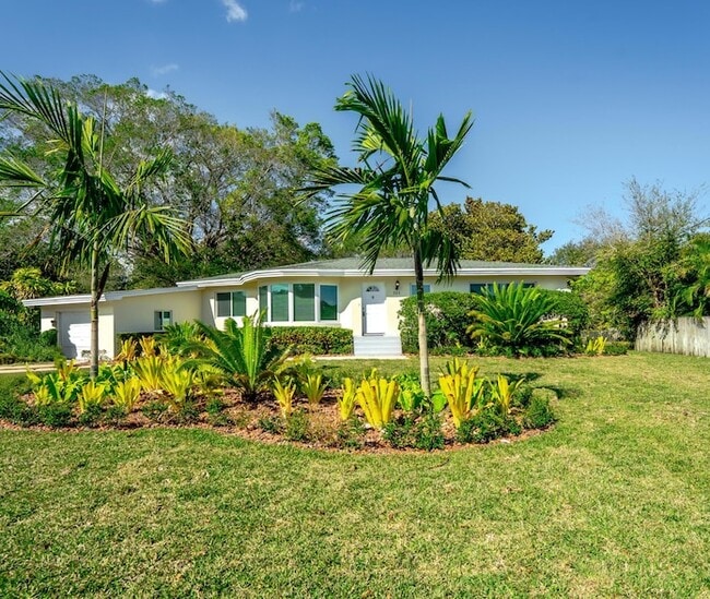 Building Photo - 323 Spanish River Blvd