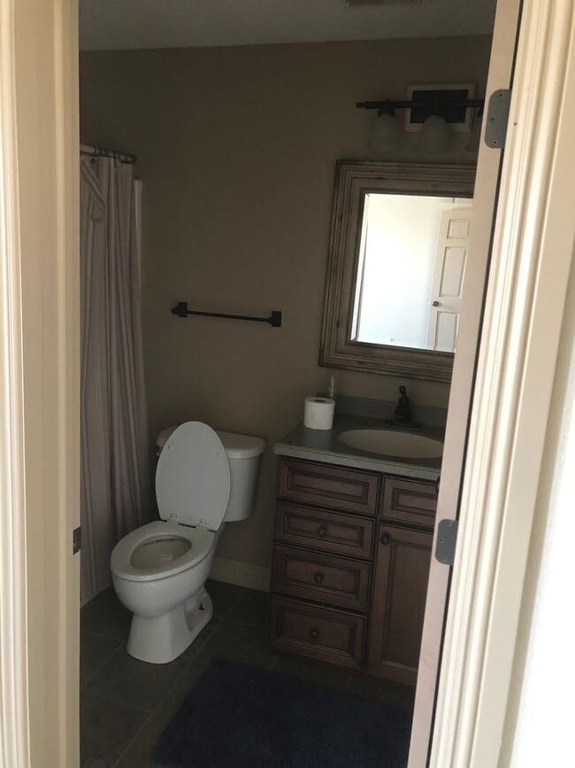 Photo - 822 Main St Unit 822 - Apt A