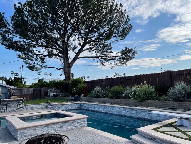 Photo - 3713 Rosehedge Dr Unit One Bedroom Apartment