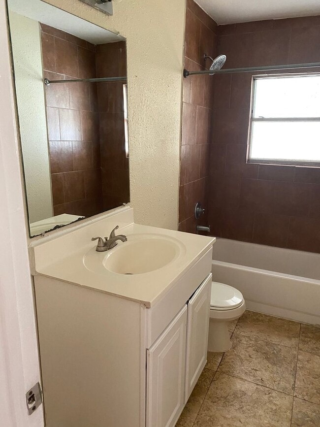 Photo - 2/1 Near Sherman Middle School!