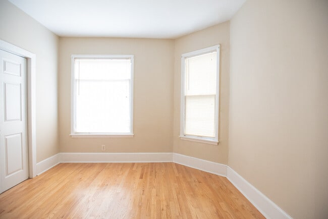 Photo - 2429 N Farwell Ave Unidad Lower