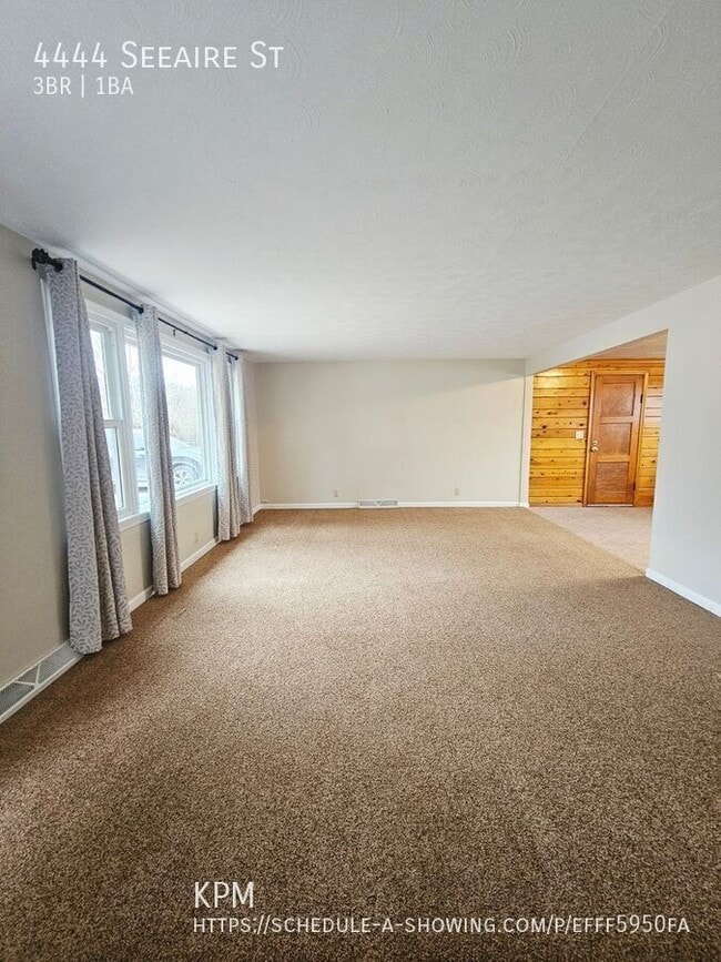 Photo - 4444 Seeaire St