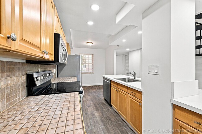 Photo - 640 Tennis Club Dr Unit 307