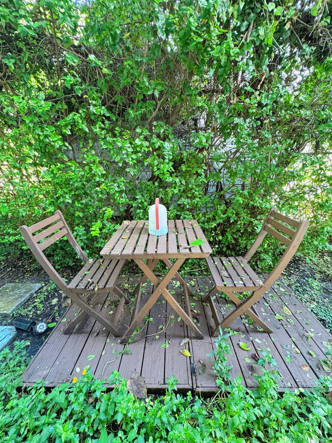 Outdoor area - 400 NE 110th Ter Unidad A