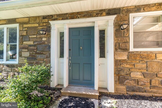 Photo - 932 Croton Rd