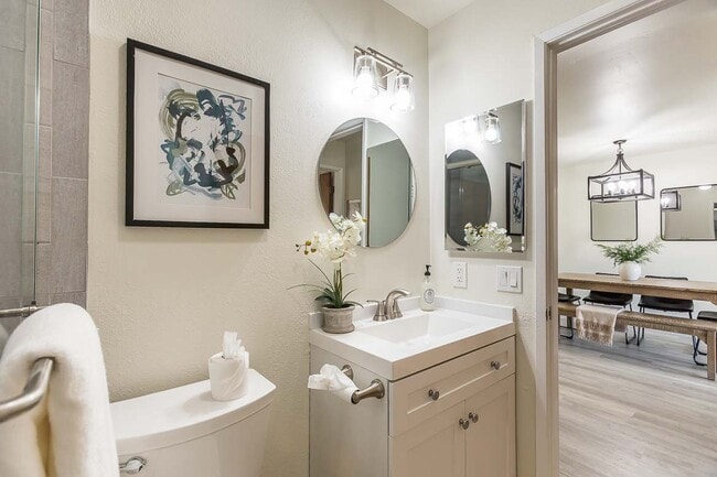 Photo - 680 Chorro St