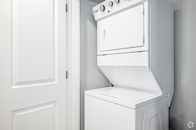 2BR, 2BA - 996SF - Laundry