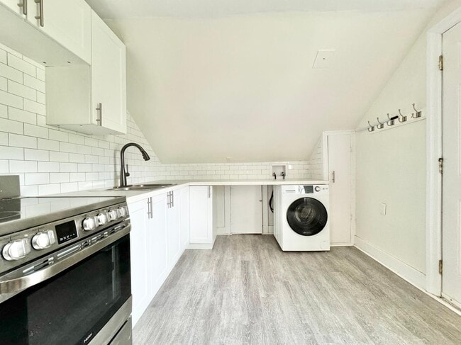 Photo - 232 Grantham Ave