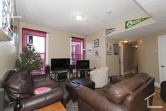 Photo - 17 Highgate St Unit 1