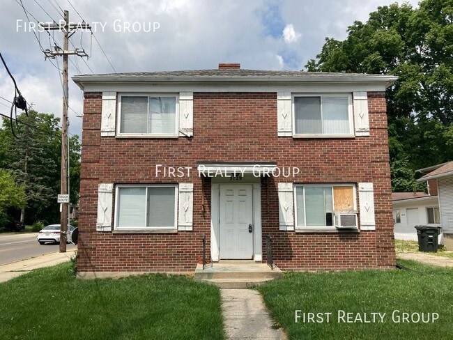 Building Photo - 3129 S. Smithville-#3 Unit #3