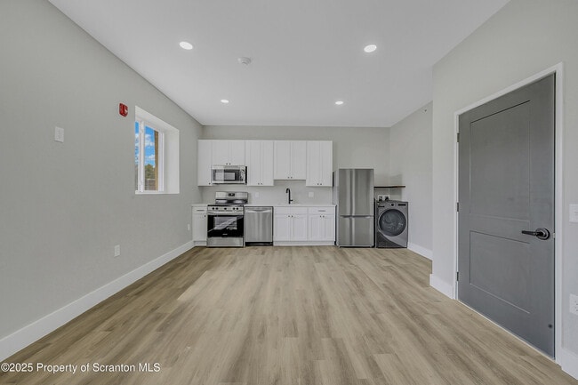 Photo - 215 Hickory St