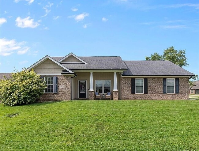Charming Corner-Lot Home in Gordonville - Charming Corner-Lot Home in Gordonville