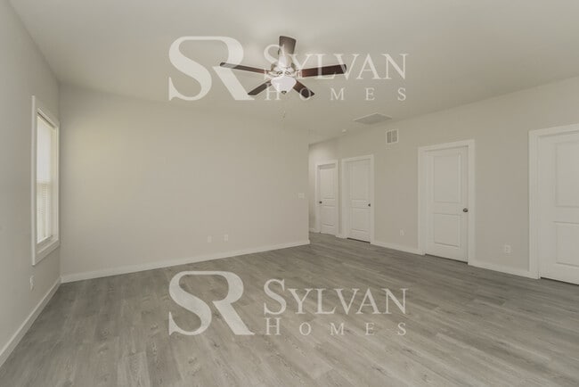 Photo - 8621 Reedy Creek Rd