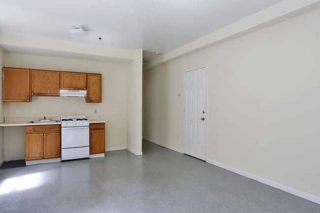 Photo - 203 ACADEMY St