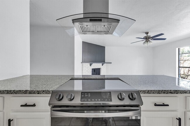 Building Photo - 4406 Kacee Dr