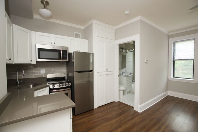Photo - 817 W Lakeside Pl Unit 203