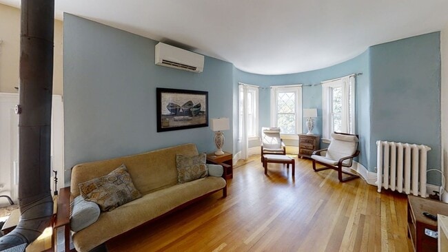 Photo - 307 Tappan St Unit 3