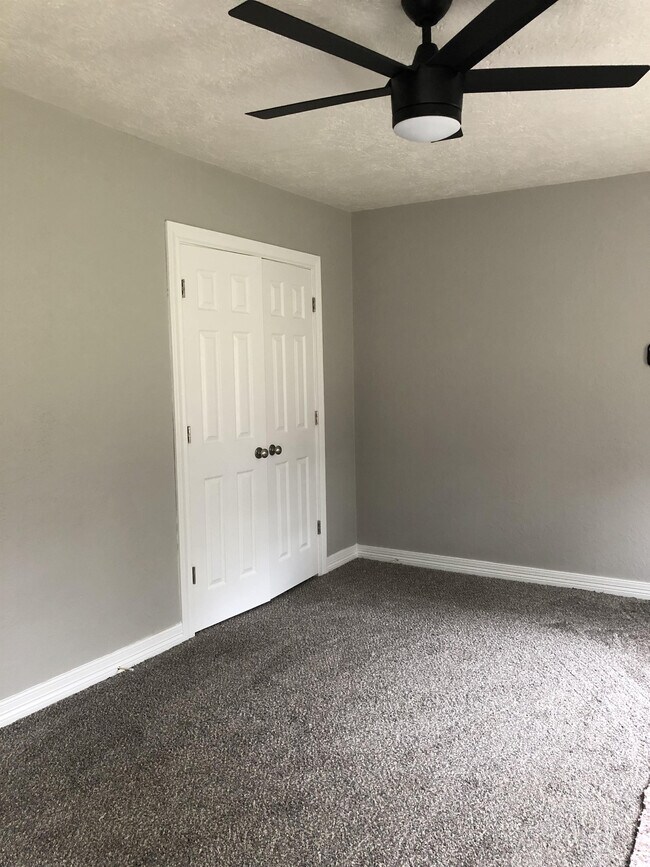 Photo - 590 Parks St