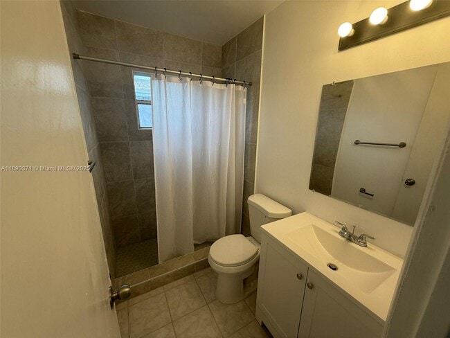 Photo - 815 Foster Rd Unit 1