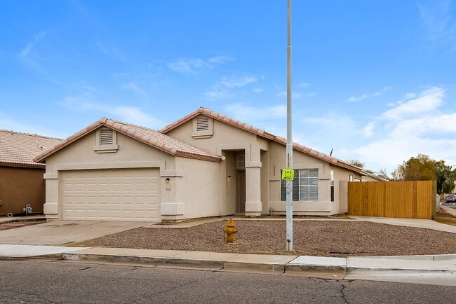 Photo - 2003 N 89th Dr