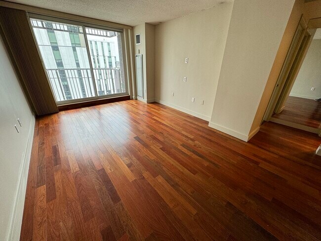 Photo - 10 Museum Way Unit 1328