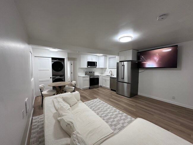 Building Photo - 1747 NE 147th St Unit 1