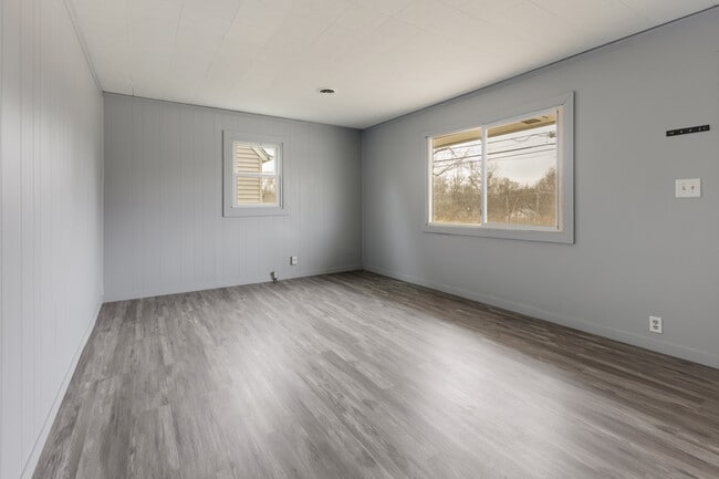 Photo - 117 S River St