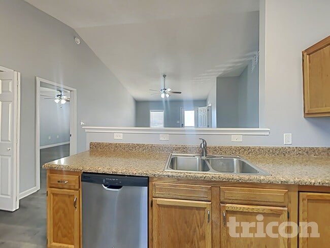 Photo - 5130 Daffodil Ln