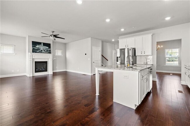 Photo - 156 Adams Cir