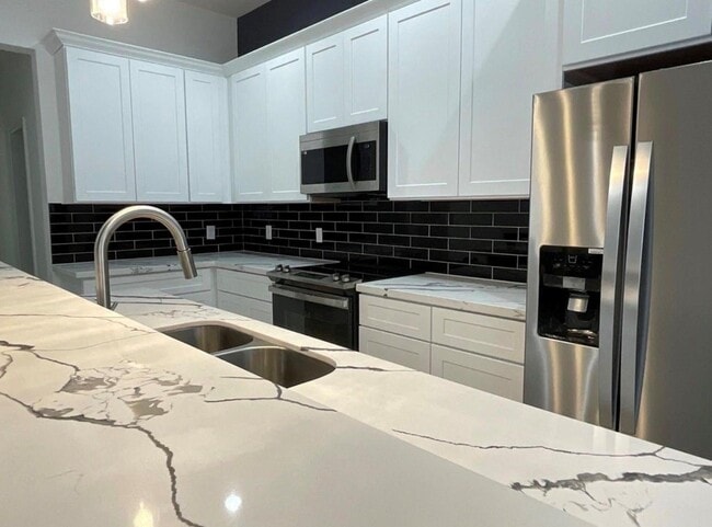 Building Photo - 5202 Northridge Dr