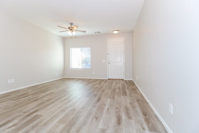 Photo - 28779 N Spur Dr