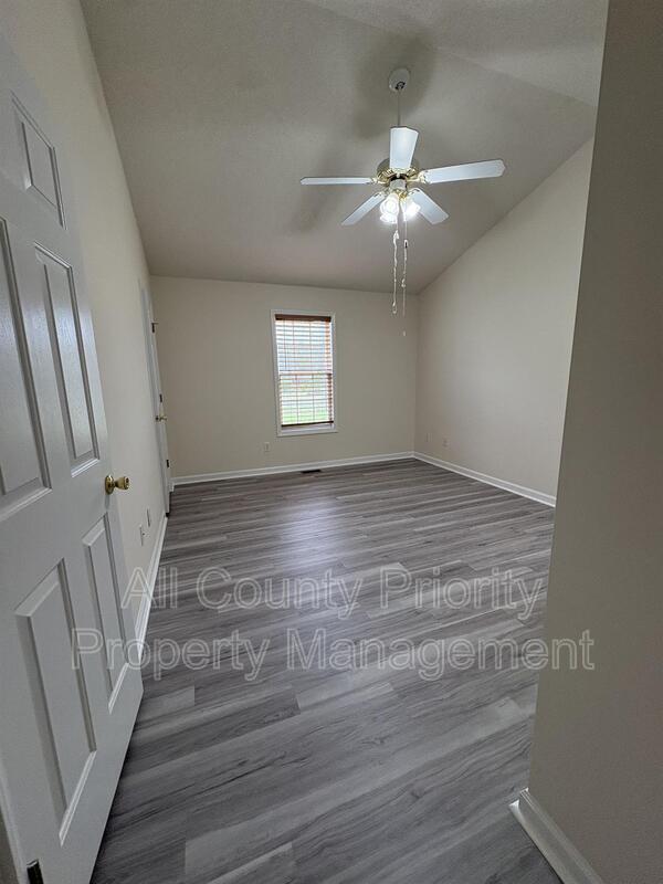 Photo - 303 Sunrise Ave