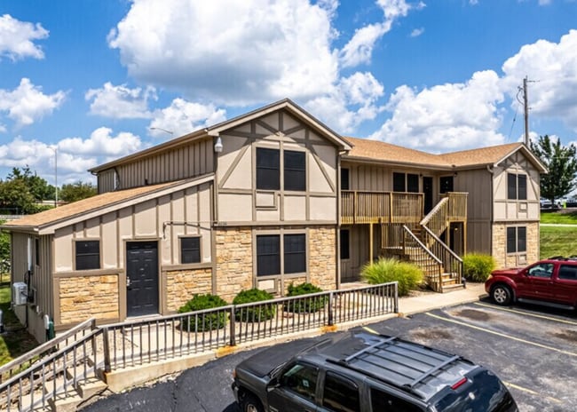Building Photo - Midland Court Rental